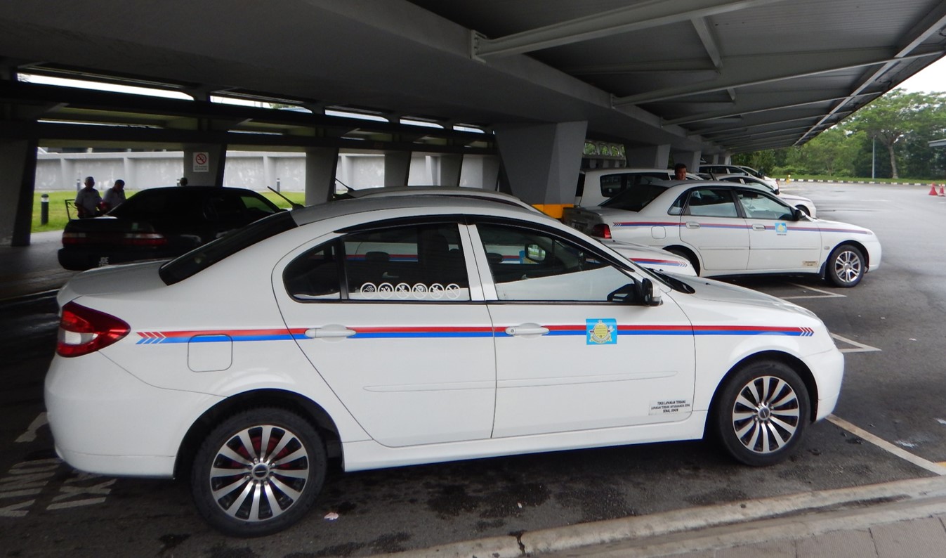 senai airport taxi